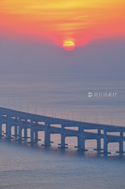 大连黑石礁跨海大桥日出