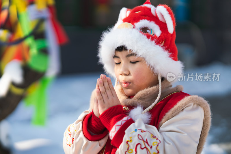 中国传统新年春节儿童红色可爱喜庆服装