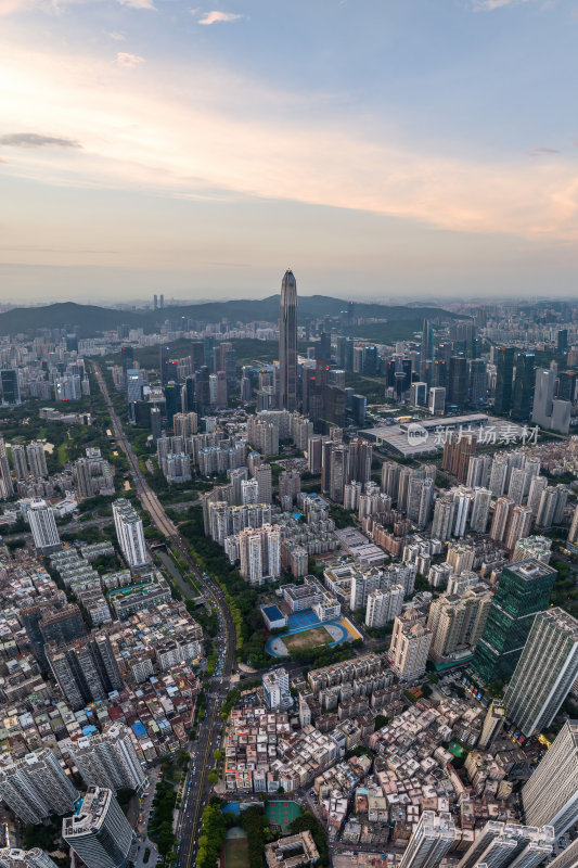 深圳福田CBD大湾区平安大厦夜景蓝调航拍