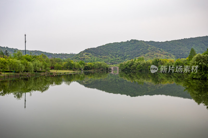 杭州湘湖风景区自然山水倒影景观