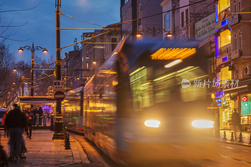 伊斯坦布尔街头夜景