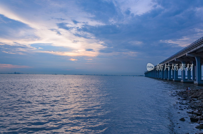 深圳宝安海景与广深沿江高速跨海大桥公路