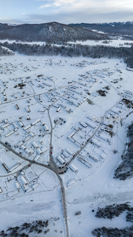 新疆北疆阿勒泰禾木冬季雪景童话世界航拍