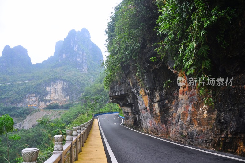 河池大化七百弄景区的喀斯特崇山峻岭