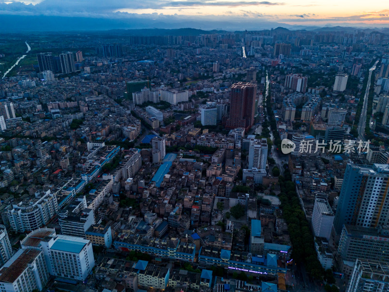 玉林城市建设蓝天白云航拍图