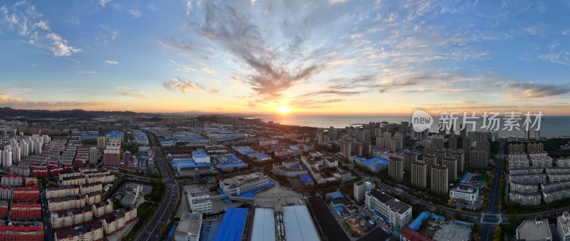 航拍威海高区西海岸晚霞火烧云180度全景