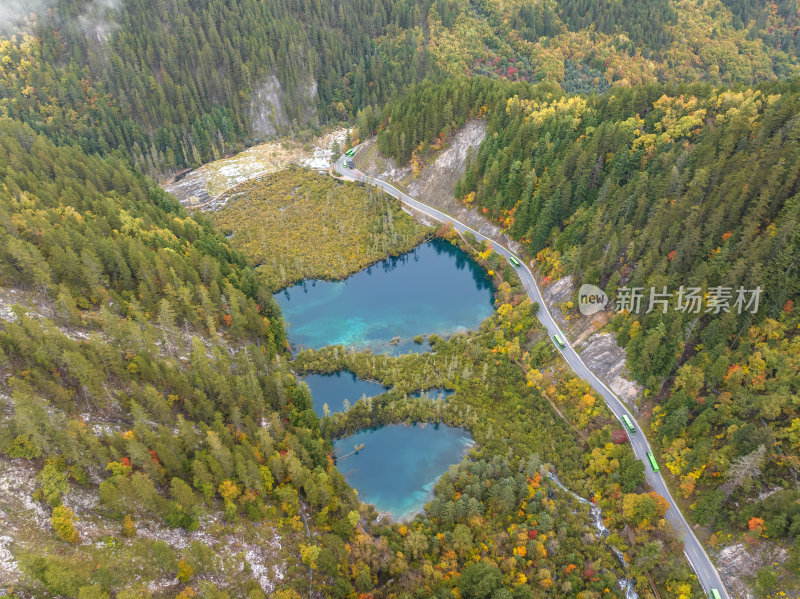 四川阿坝州九寨沟秋色网红瑶池高空航拍