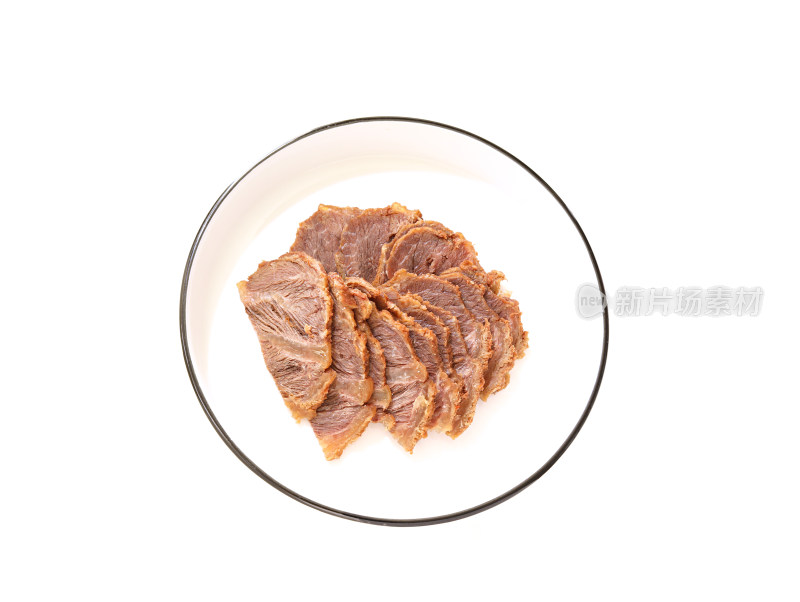 一盘子美食酱牛肉的白底图
