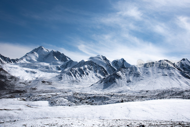 雪山自然风光全景