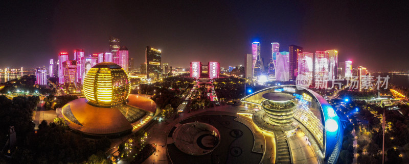 浙江杭州市民广场夜景