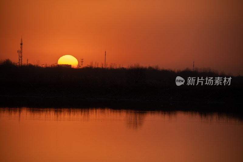 红红的夕阳落日