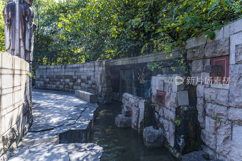 柯岩风景区三聚同源雕塑景点