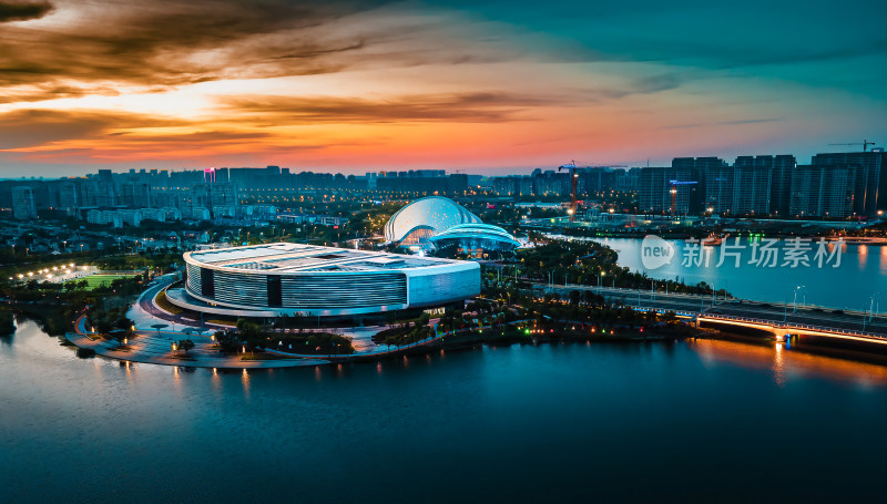 启东蝶湖城市滨水建筑日落全景