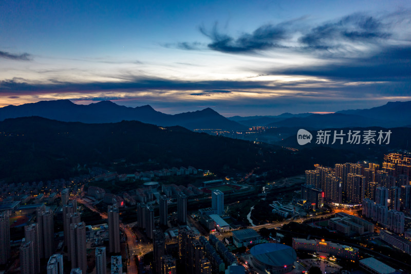 福建龙岩城市夜景航拍摄影图