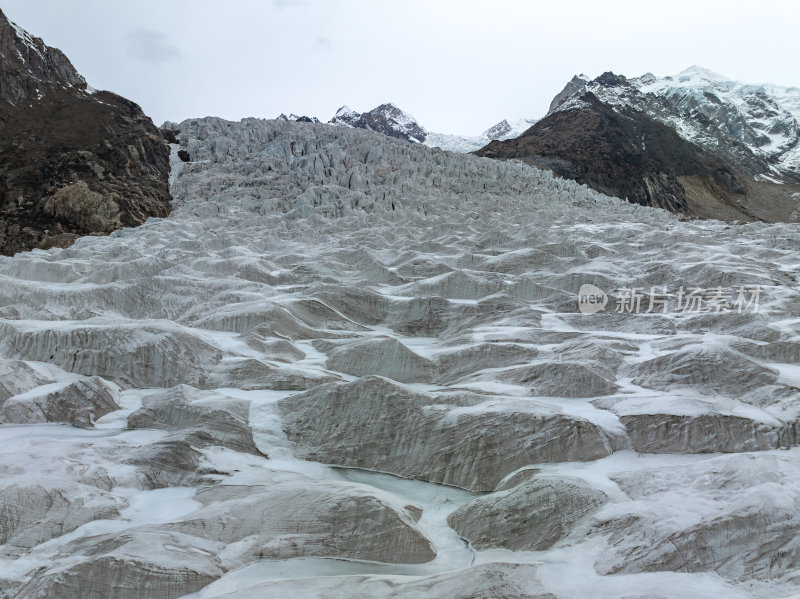 西藏那曲地区布加雪山冰川冰湖高空航拍