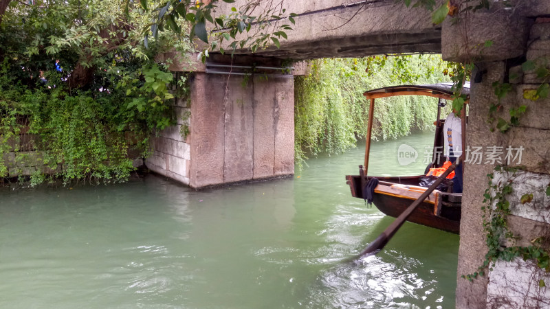 水乡河道游船及古建筑景观