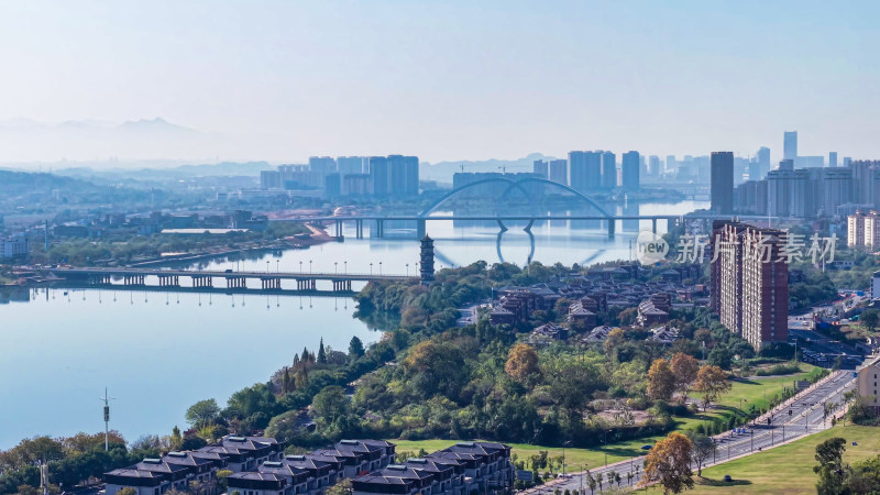 城市桥梁与高楼风景