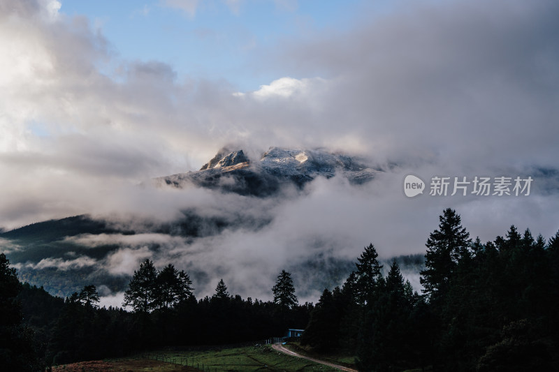 迪庆藏族自治州哈巴雪山