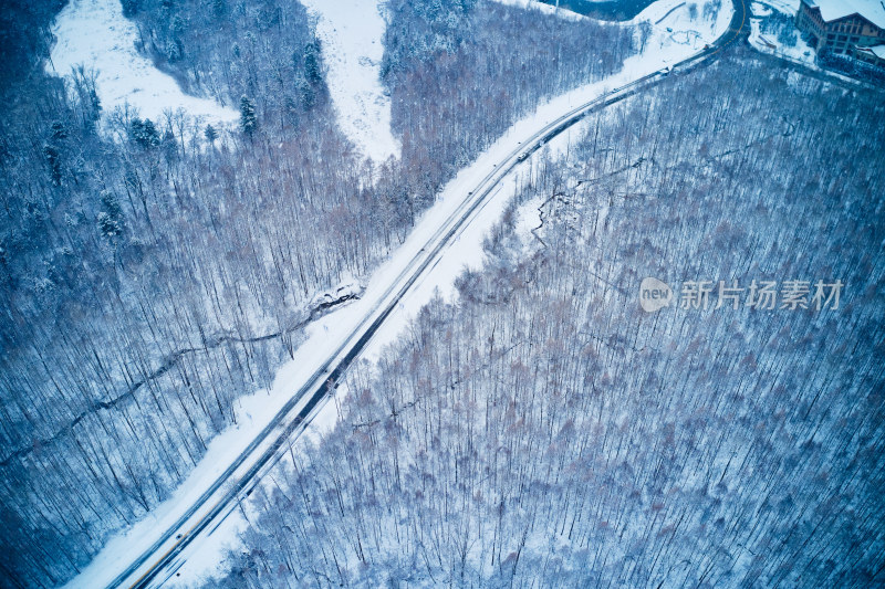 白雪覆盖的长白山