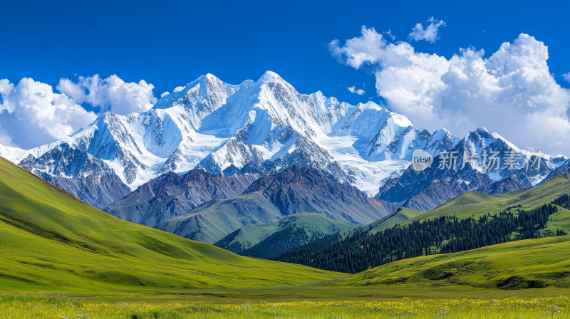 云端之巅的壮丽雪山美景电脑壁纸