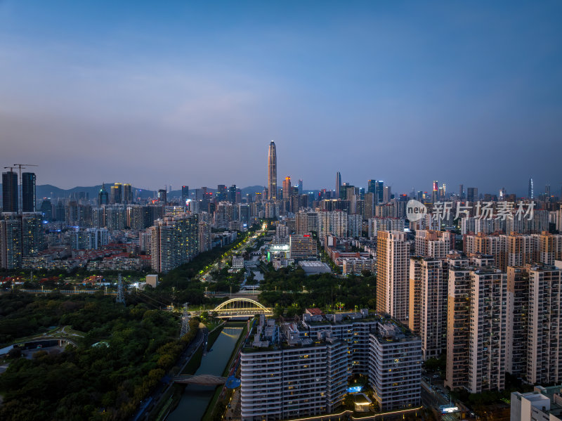 深圳福田CBD大湾区平安大厦夜景蓝调航拍