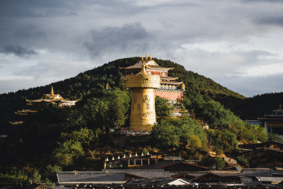 香格里拉大佛寺转经筒