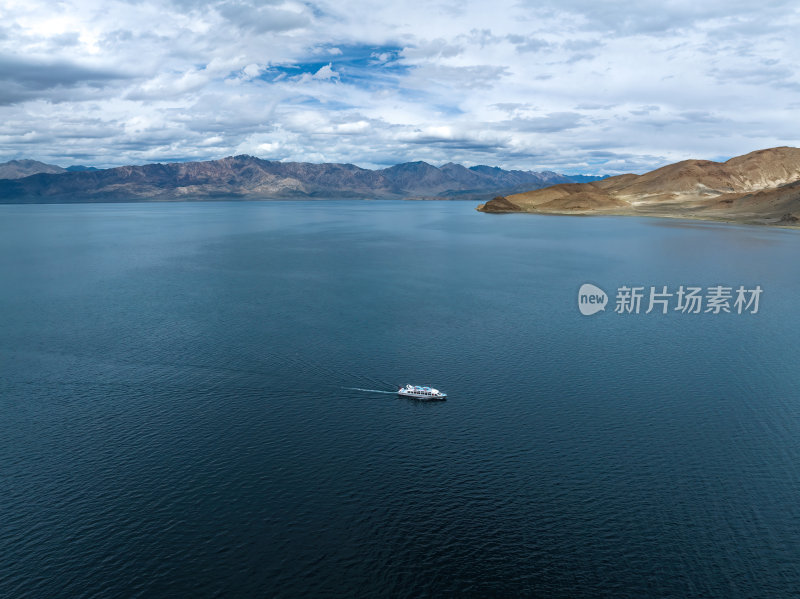 西藏阿里地区狮泉河班公措高空航拍