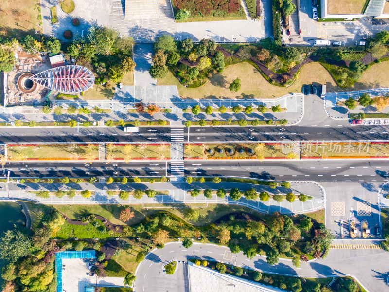 俯拍城市小区住宅交通航拍图