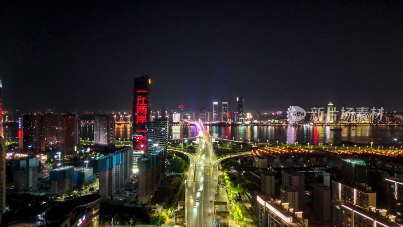 江西南昌新力中心朝阳大桥夜景航拍图