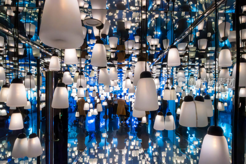 镜中灯光艺术装置场景