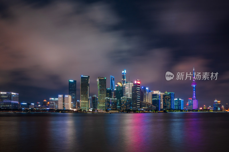 上海北外滩现代城市建筑摩天大楼