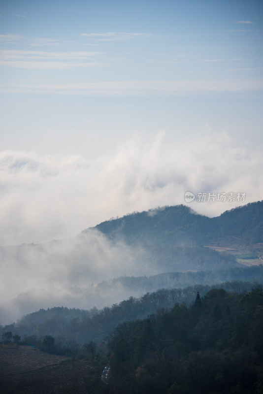 云海山峦