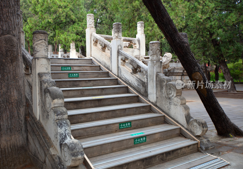 十三陵景区定陵内部的石阶