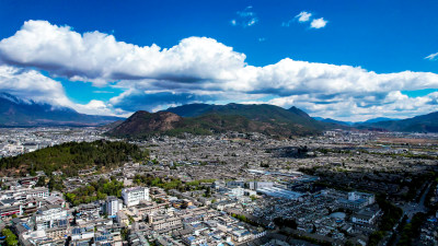 航拍云南丽江古城5A景区