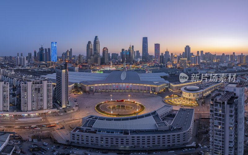 天津津湾广场天津站周边夜景