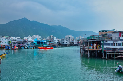 香港大澳渔村海港码头渔船