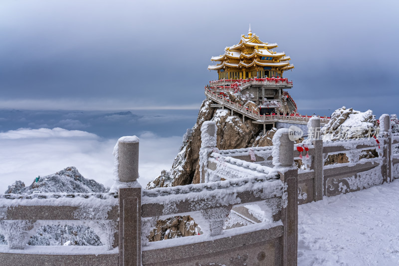 河南老君山冬季大雪古建筑航拍