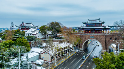 下雪后的武汉晴川阁景区