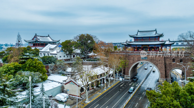 下雪后的武汉晴川阁景区