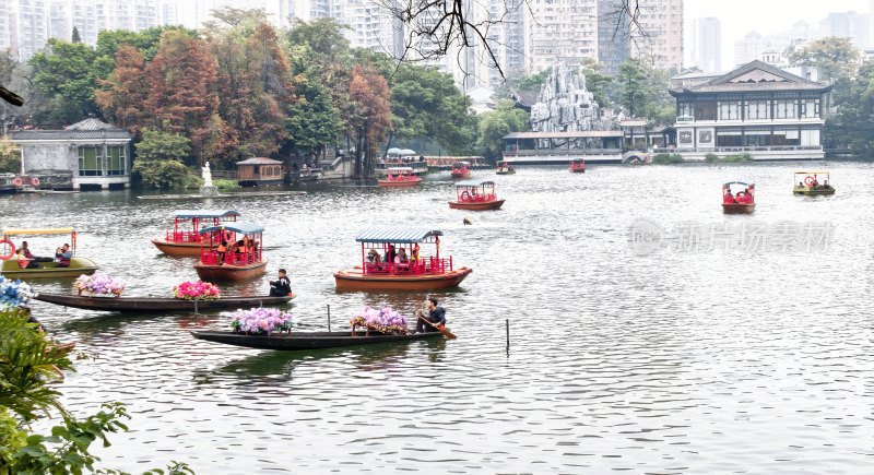 广州市荔湾湖公园水上花市花船