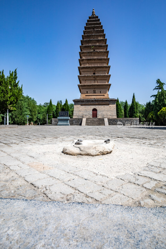 河南三门峡陕州公园宝轮寺塔建筑景观