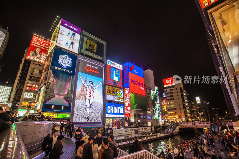 日本大阪道顿堀商圈建筑街道夜景