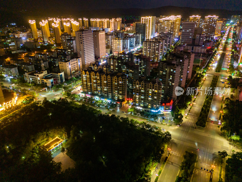 甘肃定西城市夜景交通航拍图