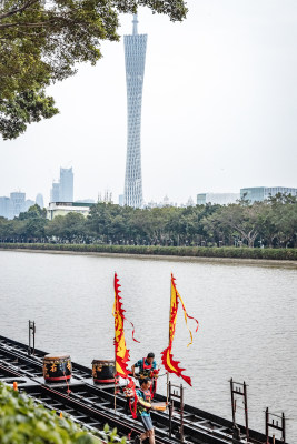 中国广东省广州越秀寺右龙舟举行采青仪式