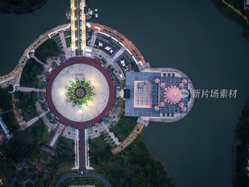 马来西亚布城粉色水上清真寺建筑景观航拍