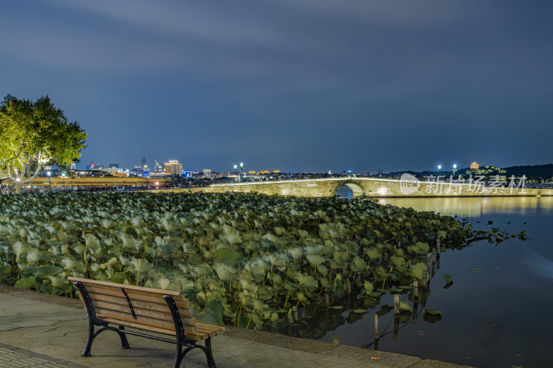 杭州西湖断桥景点夜景