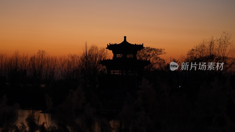 古色古香的中式传统建筑夜景