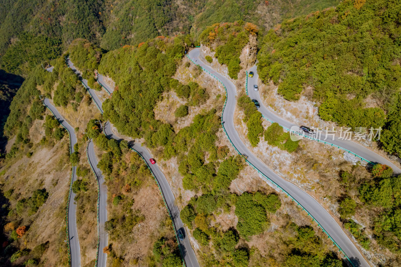 深秋的皖南川藏线六道拐风光