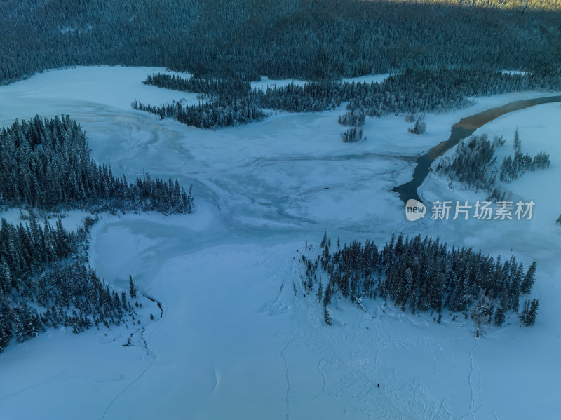 新疆北疆阿勒泰喀纳斯冬季雪景童话世界航拍