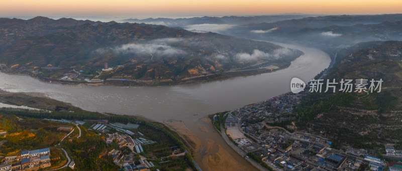 山西陕西交界黄河黄土高原云海风光